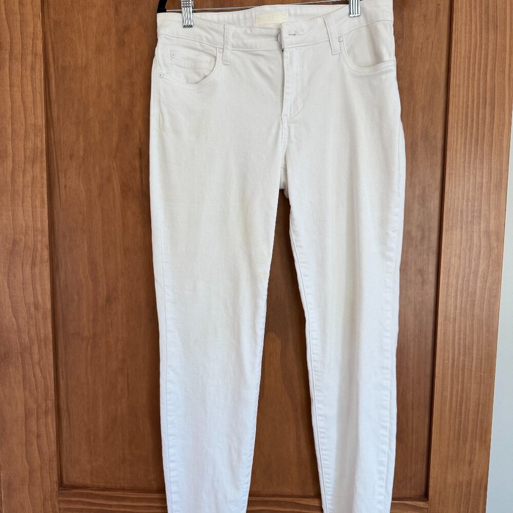 White Kut from the Kloth Diana Mid Rise Relaxed Fit Skinny Jeans Size 6